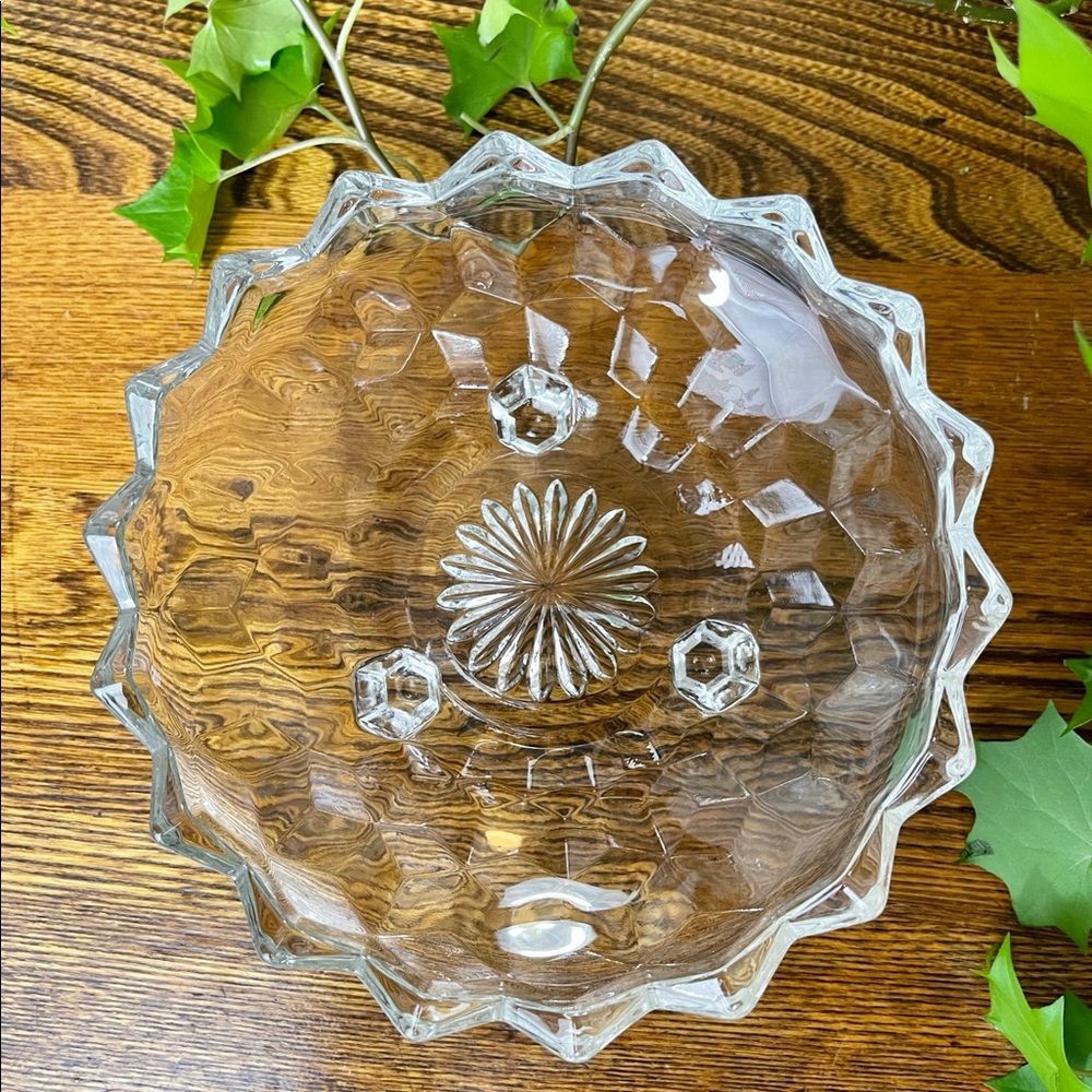 ✨Vintage Clear Glass Dish✨